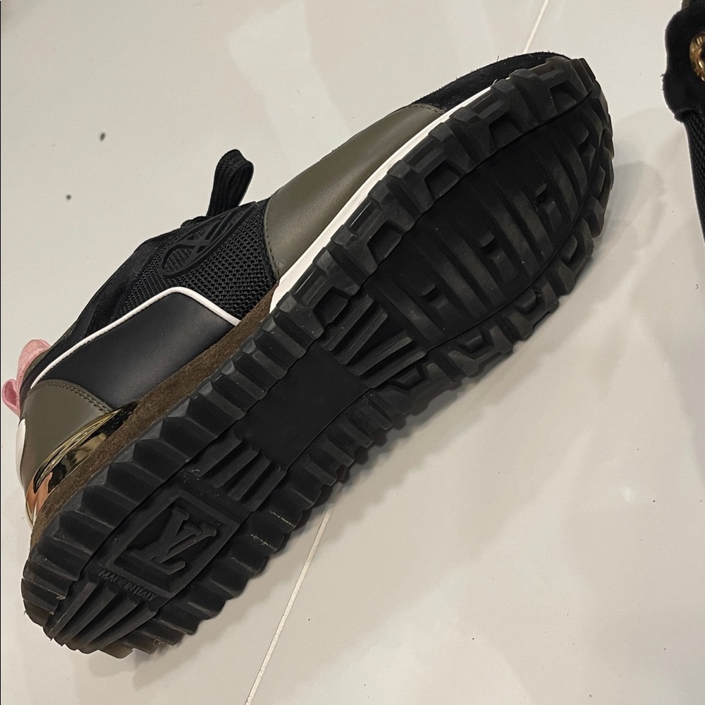 Guaranteed Authentic Louis Vuitton Run Away Sneakers Away Sneakers - Picture 8 of 12